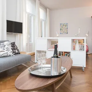 https://sleeping-beauty-apartment-amsterdam.amsterdamhotelsnl.com