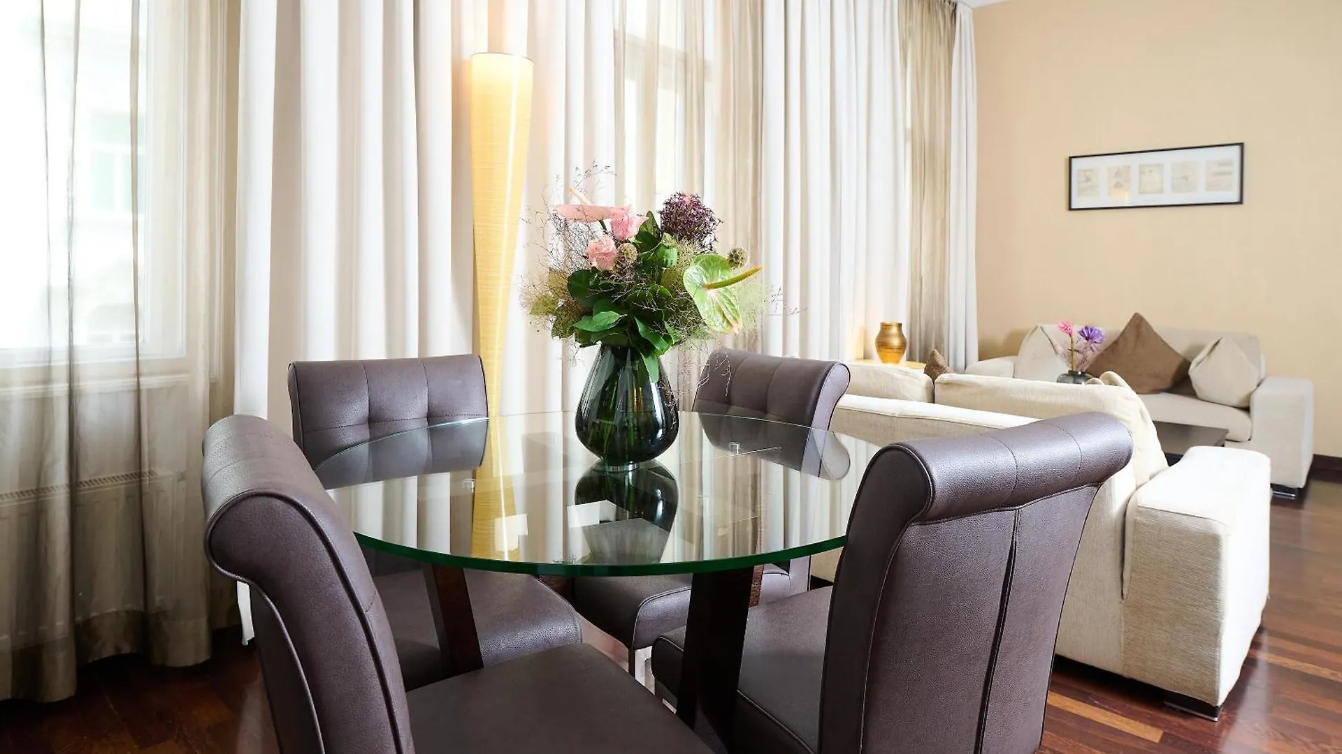 Myplace Premium Apartments Vienna 4*,